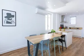 Contemporary home - Walking distance to everything - Image 3