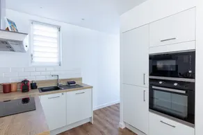 Contemporary home - Walking distance to everything - Image 4