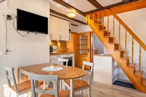 Apartment 2 - East - Image 3