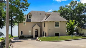 Duck Creek Luxury Waterfront Retreat - Image 3