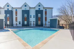Pool + Walk to Riverwalk & Stadium | Parking - Image 5
