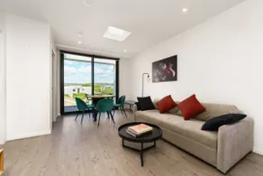 Sophisticated Kingston Retreat Near the Foreshore - Hosted by Canstay - Image 4