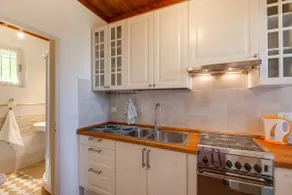 The Vineyard Cottage - Image 3