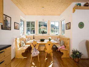 Ausseerland Apartment with Sauna & Ski Access - Image 2