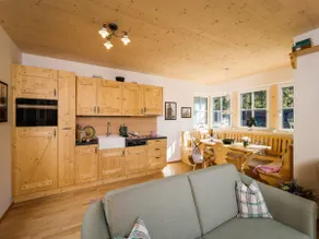 Ausseerland Apartment with Sauna & Ski Access - Image 3