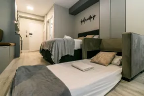 Studio Queen Bed 16th floor + AC, Swimming Pool and Subway - Image 2