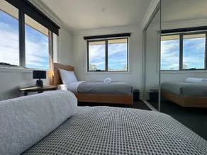 Tasman Tranquility - close to City & Airport - Image 5
