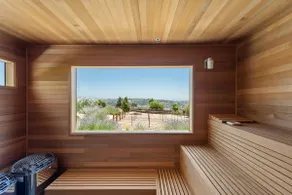 Luxury Retreat with Panoramic Views - Image 3