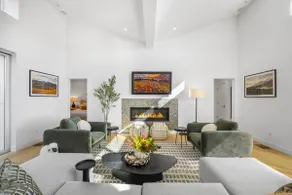 Luxury Retreat with Panoramic Views - Image 2