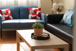 Fabulous 3bdrm Home With Parking - Image 3