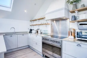 Ty Megan - 3 Bedroom Cottage - Bayview Oxwich - Image 3
