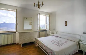 3 bedroom nice home in Tavarone - Image 5