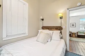 Harrington House- Short Walk to Downtown - Image 3