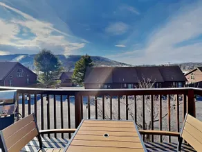 Alpine Loft and Lake | Great Views & Location - Image 2