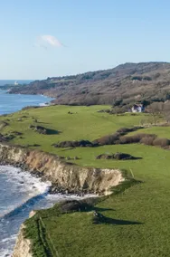 Coastal retreat with stunning sea views - Image 2