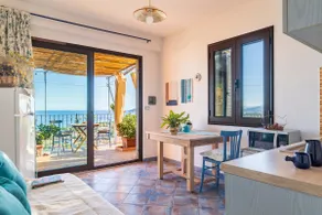 Mini apartment with breathtaking views - Image 3