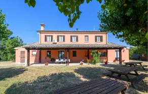 Gorgeous Home In Urbania - Image 3