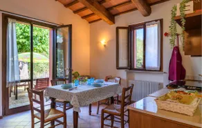 Gorgeous Home In Urbania - Image 4