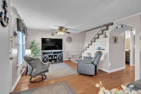 Beautiful Lakeview Chateau With Stunning Views 3 Bedroom Home - Image 3
