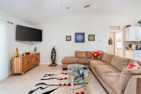 Charming 3BR Home Near FIT & Downtown Melbourne - Image 4
