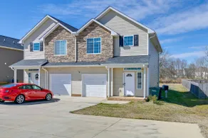 6 Mi to PNC Music Pavilion: Concord Townhome - Image 3
