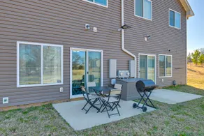 5 Mi to Charlotte Motor Speedway: Cozy Townhome - Image 3