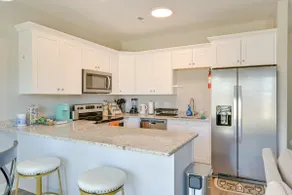 Stay & Play: Spacious Concord Townhome Near Uptown - Image 2