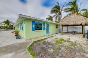 Fish, Swim & Unwind: Anna Maria Apt Steps to Beach - Image 3