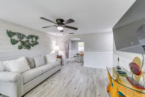 2 Blocks to Beach: Tropical Retreat in Anna Maria - Image 5