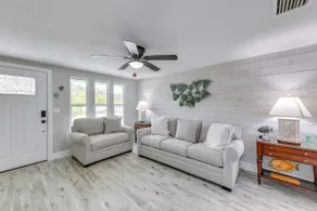 2 Blocks to Beach: Tropical Retreat in Anna Maria - Image 4