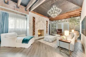 Elegant 3-Suite Retreat w Pool - Image 3