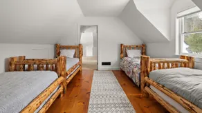 Family-friendly mountain condo w/ resort access - Image 4