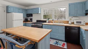 Family-friendly mountain condo w/ resort access - Image 5