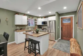 RoseWood- private acreage, Mountain View’s, trails - Image 3