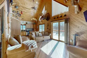 Cozy Outdoorsy Retreat Near Downtown & Lakes - Image 2