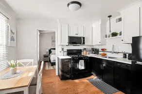 Beachside 1BR Haven Near Ocean & Outdoor Space - Image 3