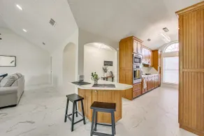 1 Mi to Lake Jacksonville: Pet-friendly Home - Image 2