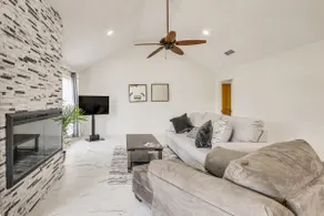 1 Mi to Lake Jacksonville: Pet-friendly Home - Image 4