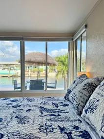 Oceanside 3BR with Private Pool & Boat Lift - Image 5