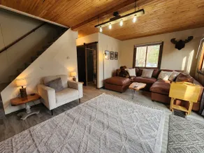 Hawkins Hideout Cabin, Starlink Wi-Fi, Hot Tub! - Image 4