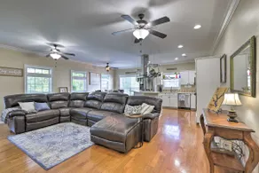 Lakeside Hot Tub, Fire Pit, King Beds - Image 4