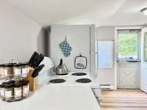 Quiet 2BR Getaway Near South County Beaches - Image 4