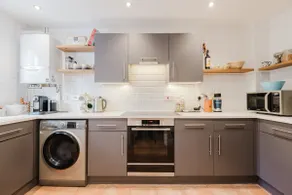 Stylish Retreat with Private Garden in Tetbury - Image 2