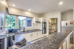 StayAU 5BR Pet-Friendly Haven with BBQ in Geelong - Image 4