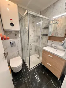 Stylish & Bright Studio, 2 min to the Sea, 5 min to the Airport - Image 5