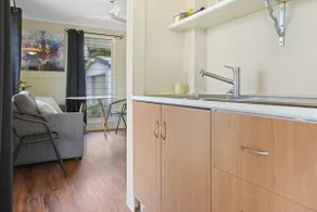Emerald Lux Apartments 1 - Image 3