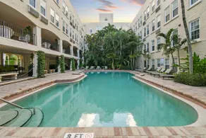 Walk to Ocean! Heated Pool, Valet, Ample Amenities - Image 3
