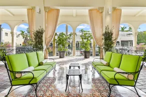 Walk to Ocean! Heated Pool, Valet, Ample Amenities - Image 4