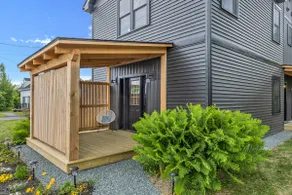 Beautiful 2BR Apt in Ellsworth [Hilltop Townhouse] - Image 5