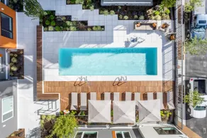 Lux 2BR Apt w/ Pool and Gym - Image 3
